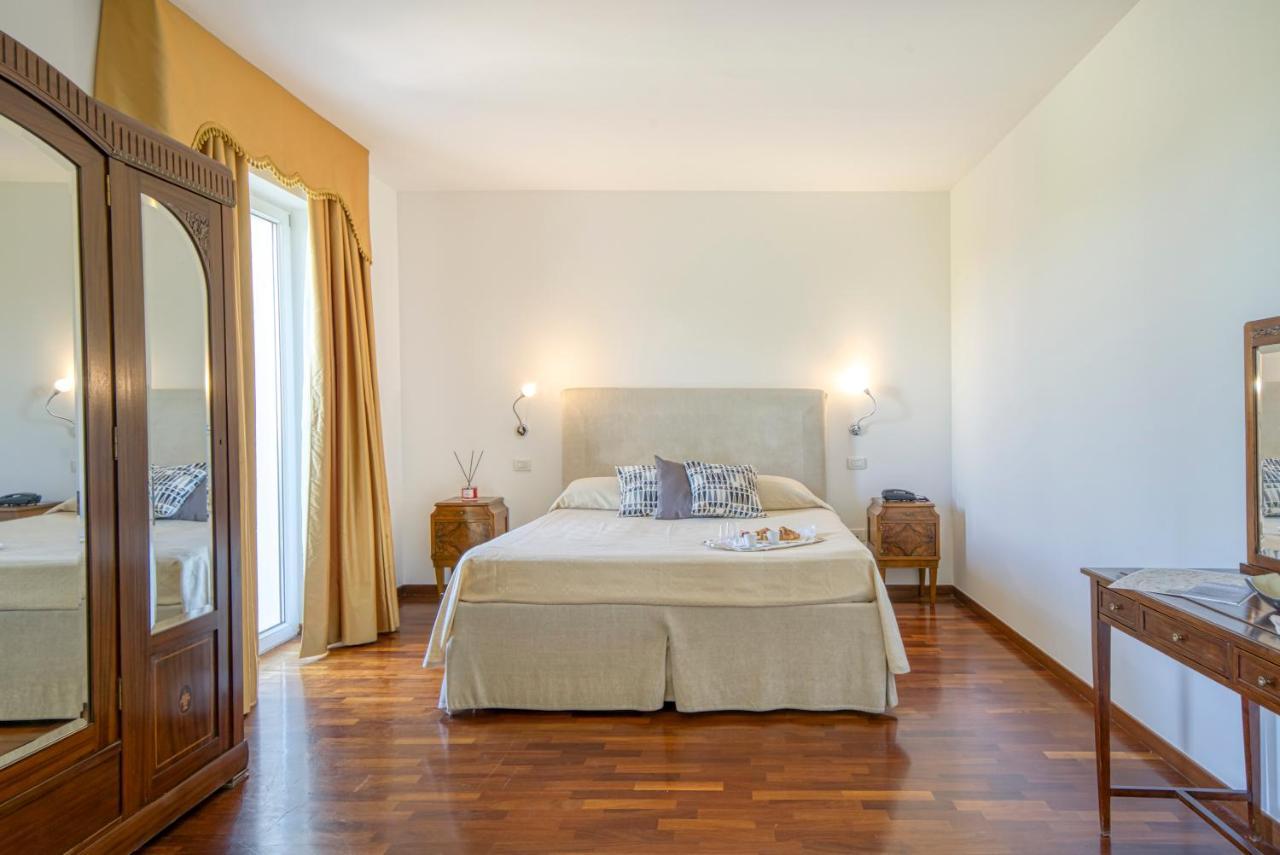 Hotel La Corte มาเตรา ภายนอก รูปภาพ