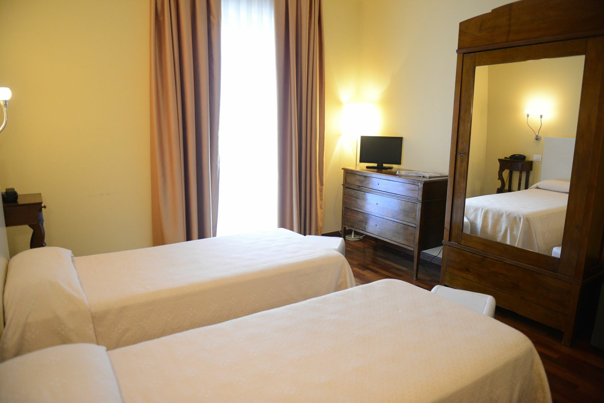 Hotel La Corte มาเตรา ภายนอก รูปภาพ